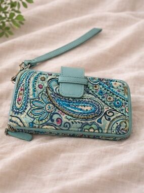 Vera Bradley Zip Around Wristlet Wallet Quilted Paisley Blue Green Teal